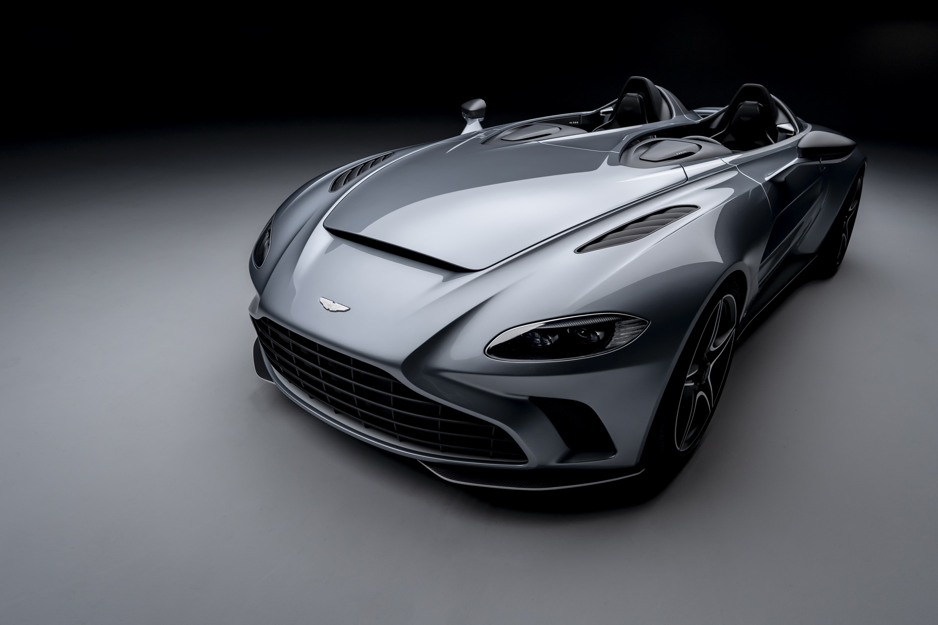 Aston-Martin-V12-Speedster-01-1