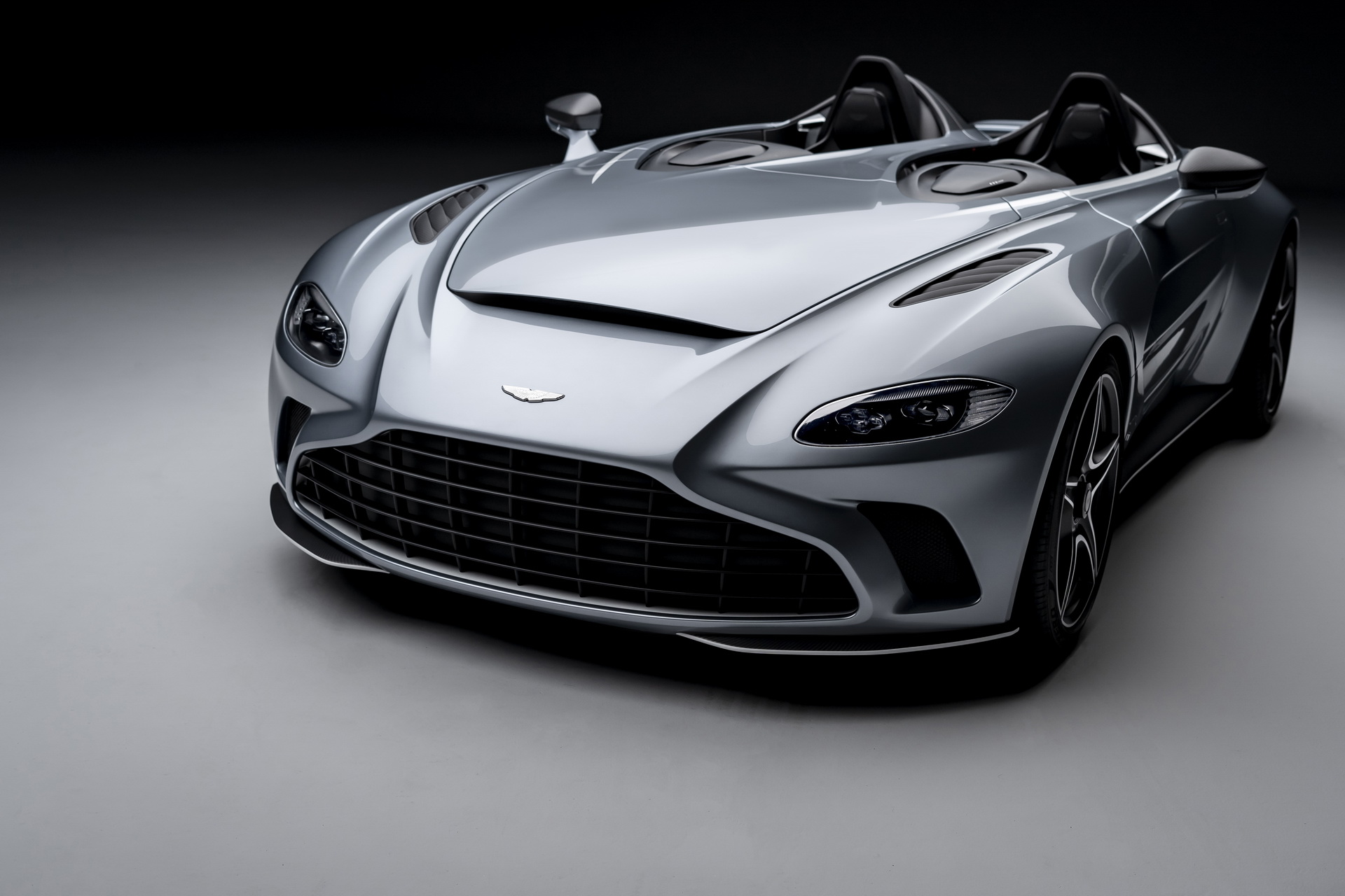 Aston-Martin-V12-Speedster-03-1