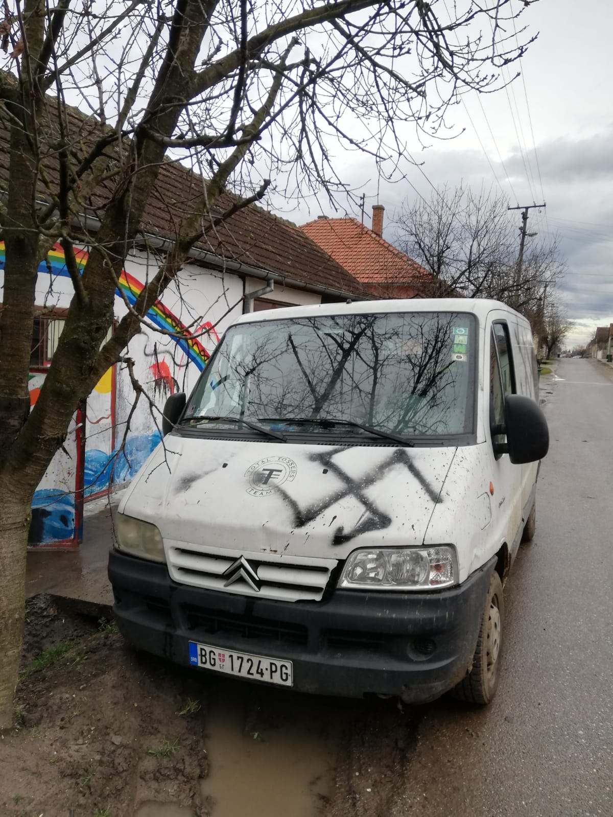 VAN NAZI