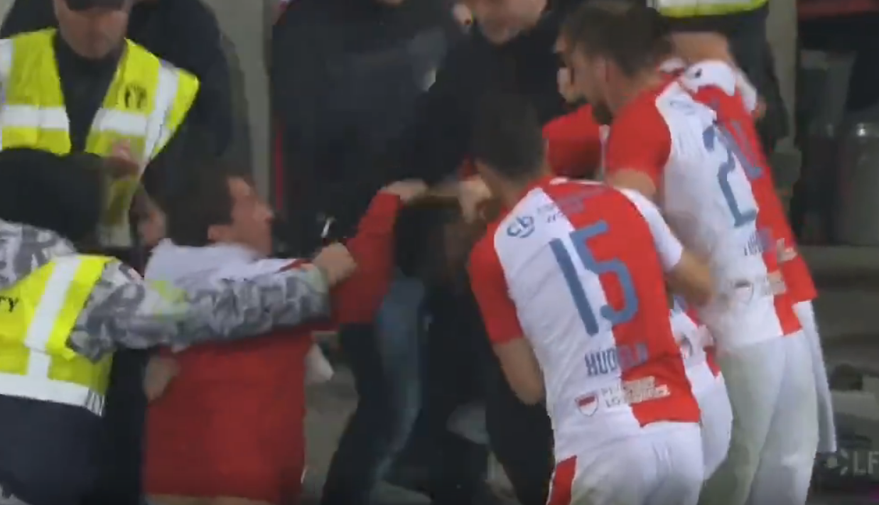 petar musa slavia prag slavlje foto screeshot