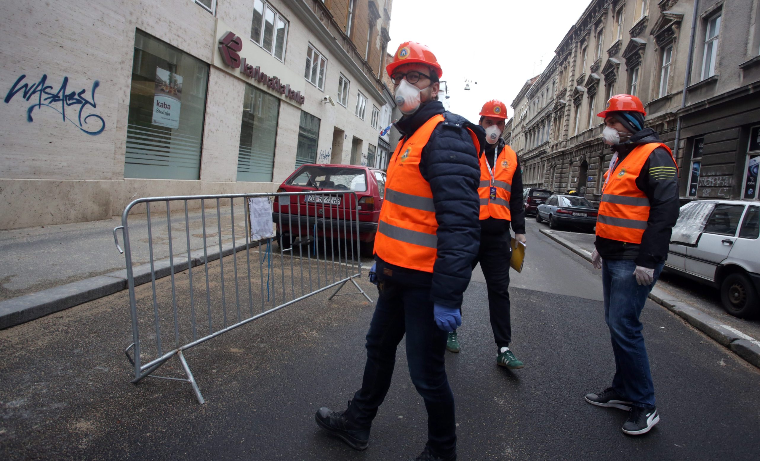 Pripadnici Civilne zaštite / Ilustracija