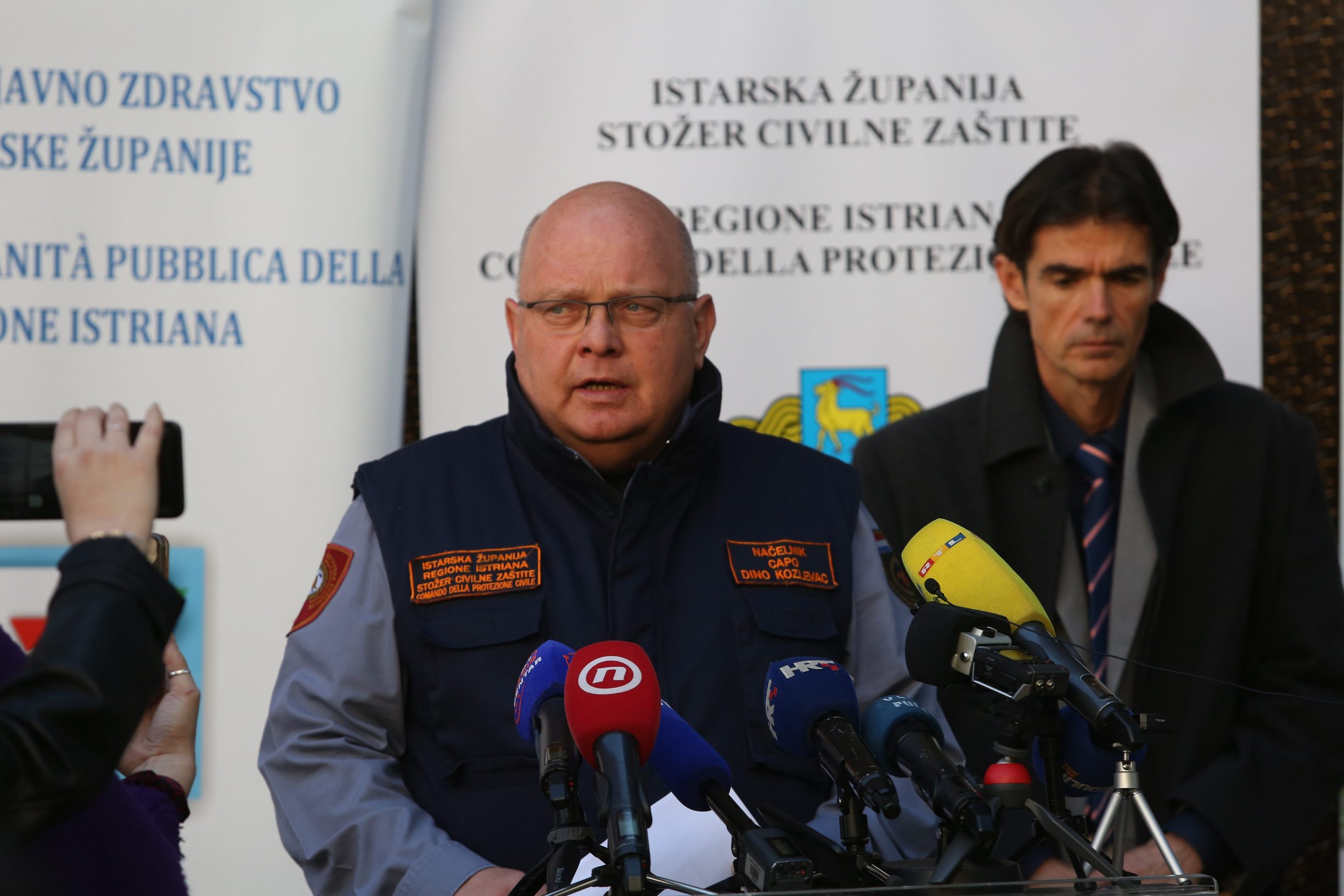 korona_umrli6-190320