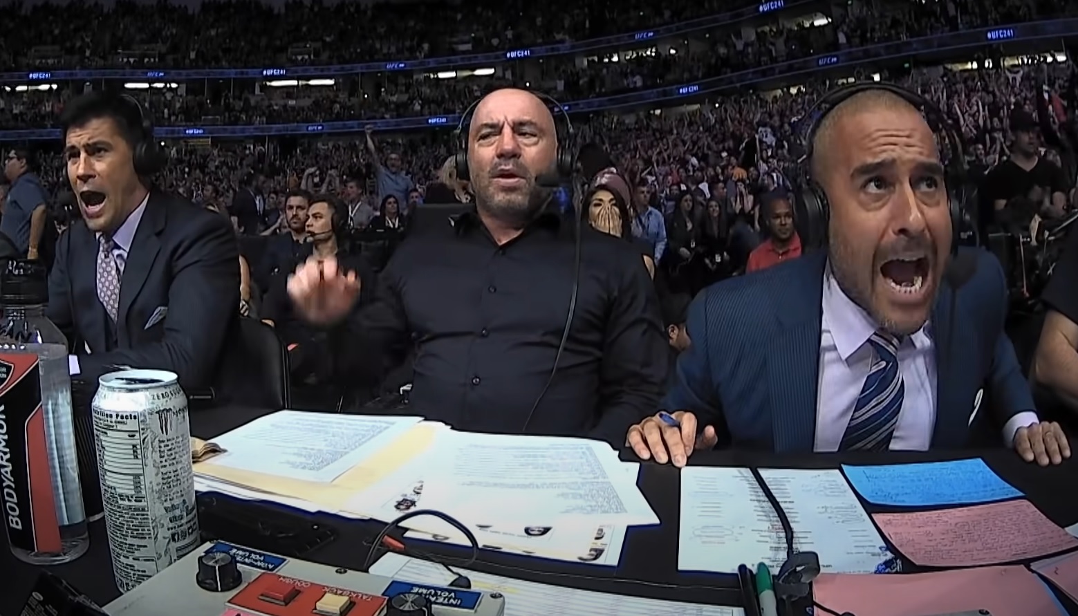 Dominick Cruz, Joe Rogan i Jon Anik