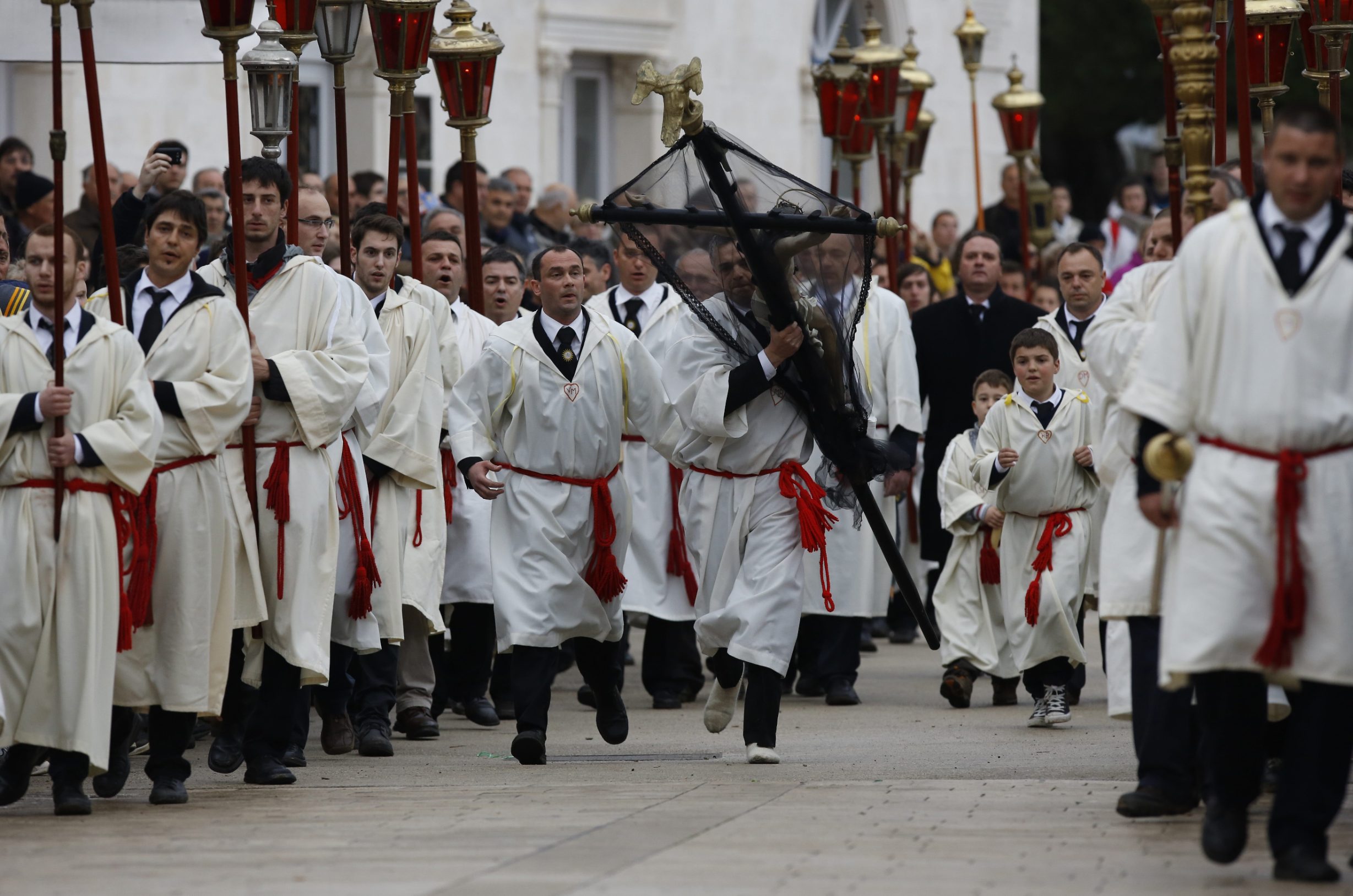 Tradicionalna procesija 'Za križen' prije 7 godina