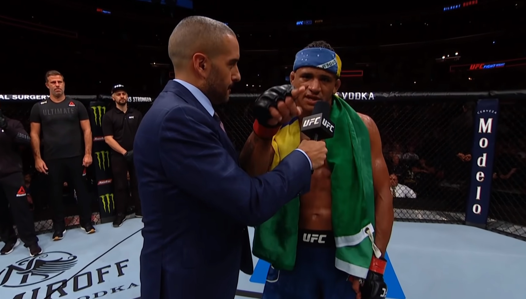 Jon Anik i Gilbert Burns