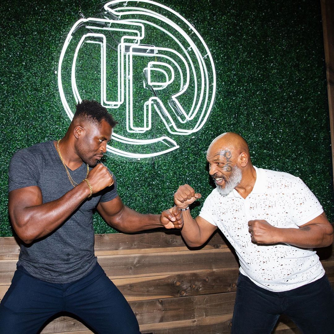 Francis Ngannou i Mike Tyson
