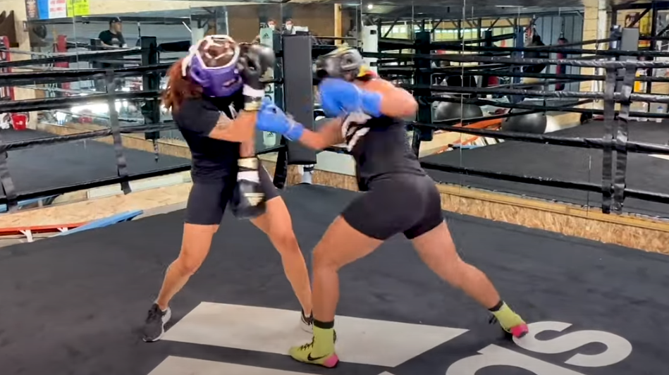 Cris Cyborg i Raquel Miller