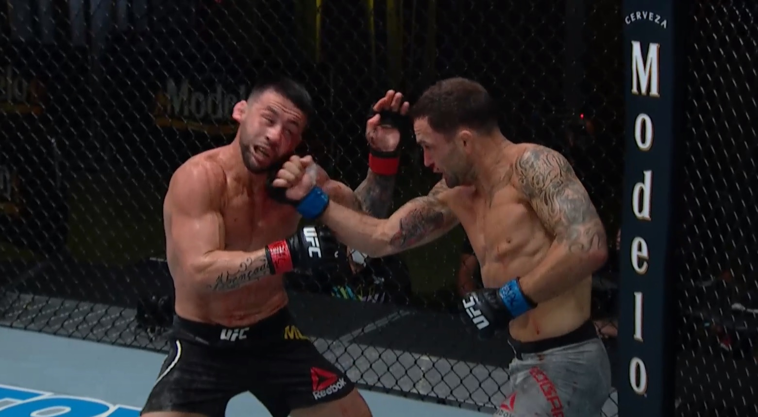 Munhoz vs. Edgar