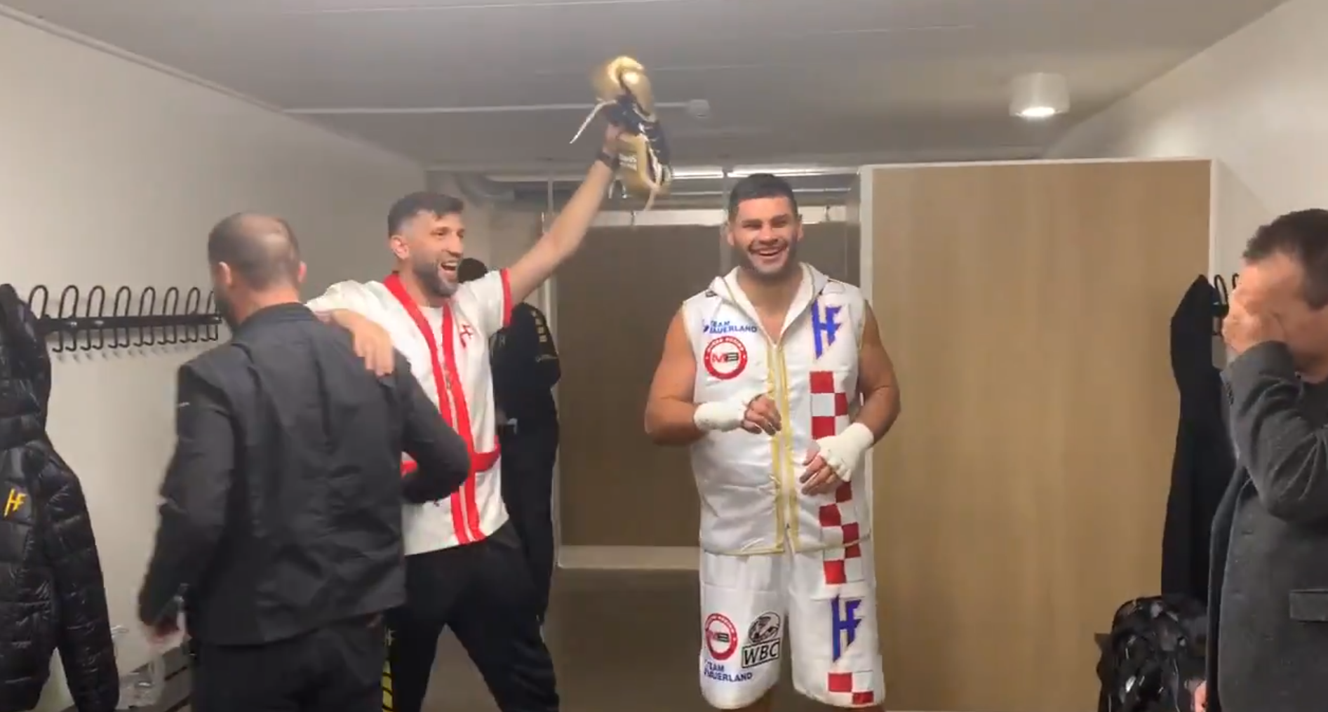 Filip Hrgović, slavlje u svlačionici