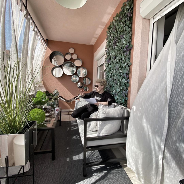 Indira Levak u svom domu