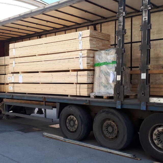 Pevex donira građevinski materijal