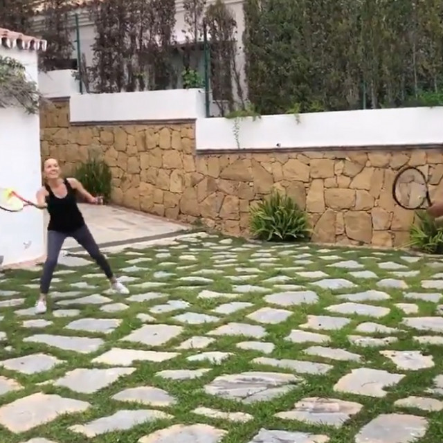 novak jelena đoković tenis u dvorištu_1