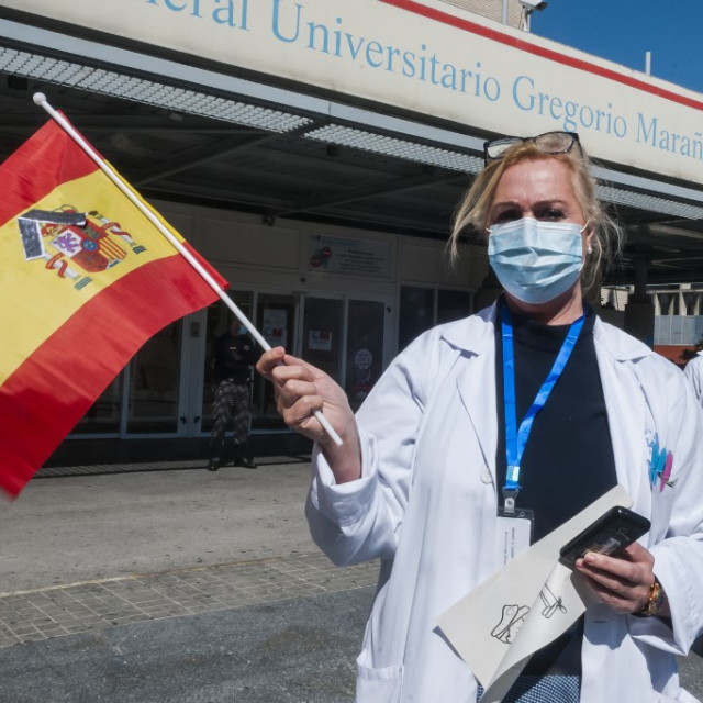 075_gonzalez-notitle200412_nprMn