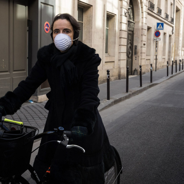 Maska na licu, bicikl, prazna ulica: novo normalno i za belgijsku spisateljicu Amelie Nothomb 