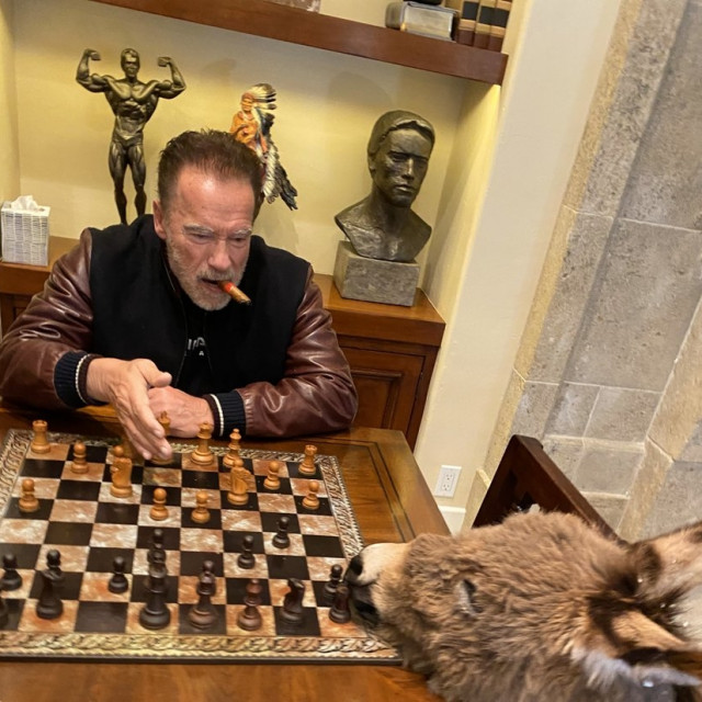 Foto_Arnold_Schwarzenegger__protiv_magarca