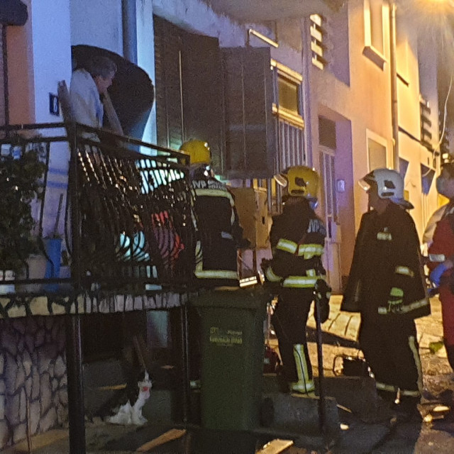 20200414_223504-2048x1152