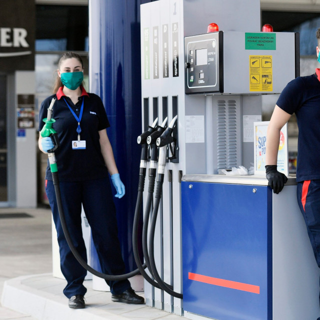 Maloprodajna mjesta Ine rade u skladu s preporukama Stožera za civilnu zaštitu. Opskrba tržišta gorivima je osigurana i odvija se neometano. Građani ne moraju strahovati da će nestati goriva