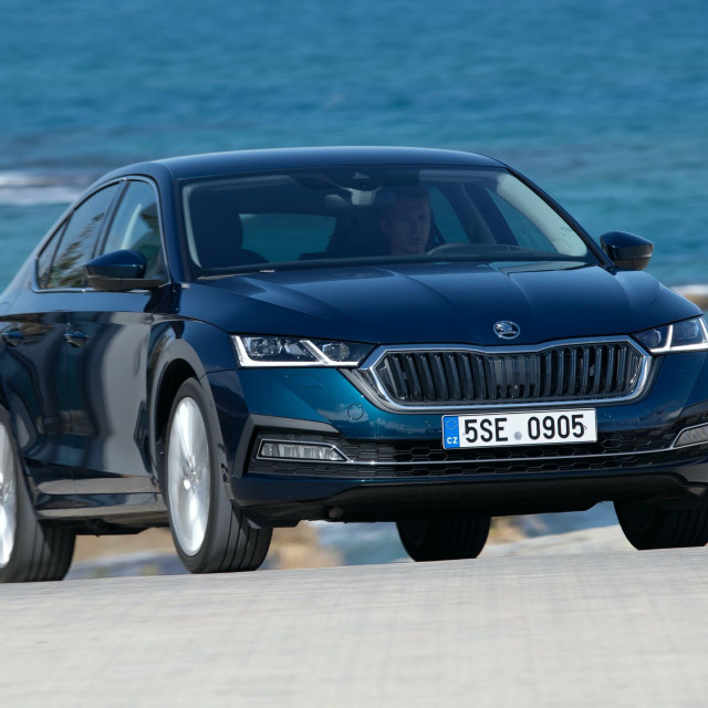 2020-Skoda-Octavia-5