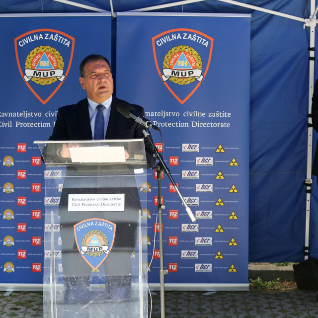 stozer_press10-160420