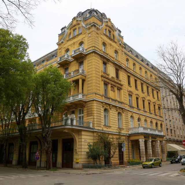 hotel_riviera18-200420