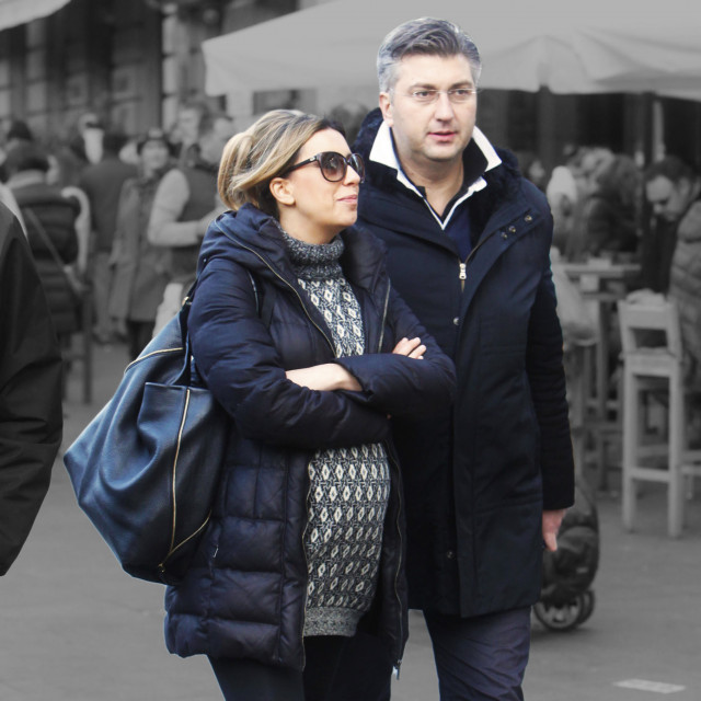 Krajem 2014. godine Andrej Plenković i Ana Maslać Plenković su se vjenčali te postali roditelji dječaka