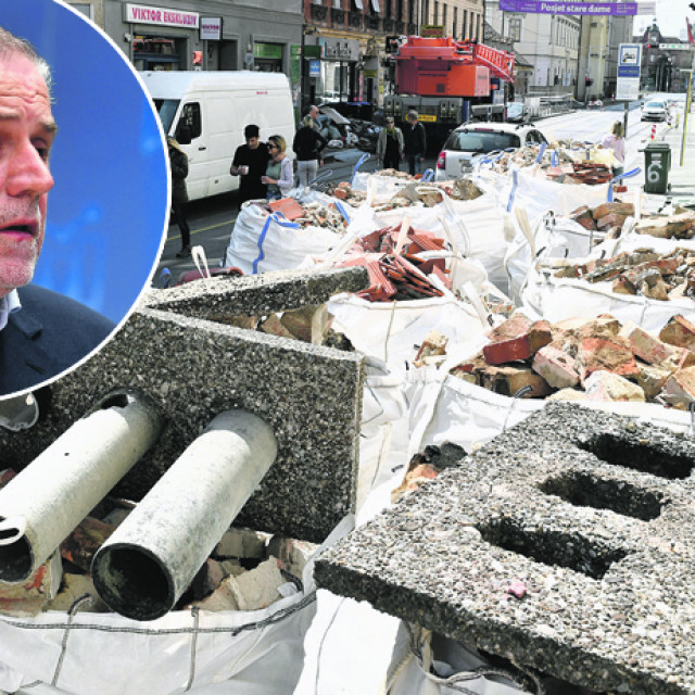 Gradonačelnik Grada Zagreba Milan Bandić (u krugu)