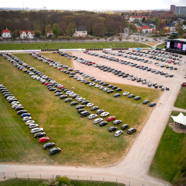 Rasprodani drive-in koncert Madsa Langera u Aarhusu