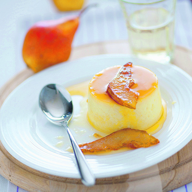 StockFood-12501554-HiRes-Upside-down-pudding-with-caramel-sauce-and-pears