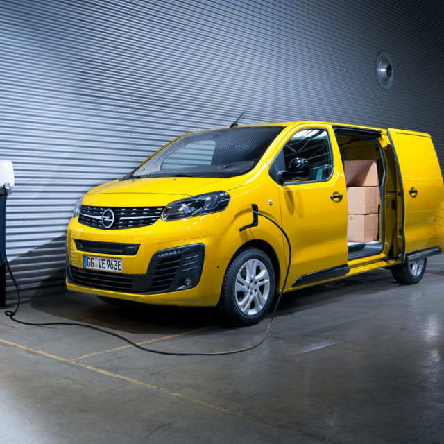 2021-Opel-Vivaro-e-4