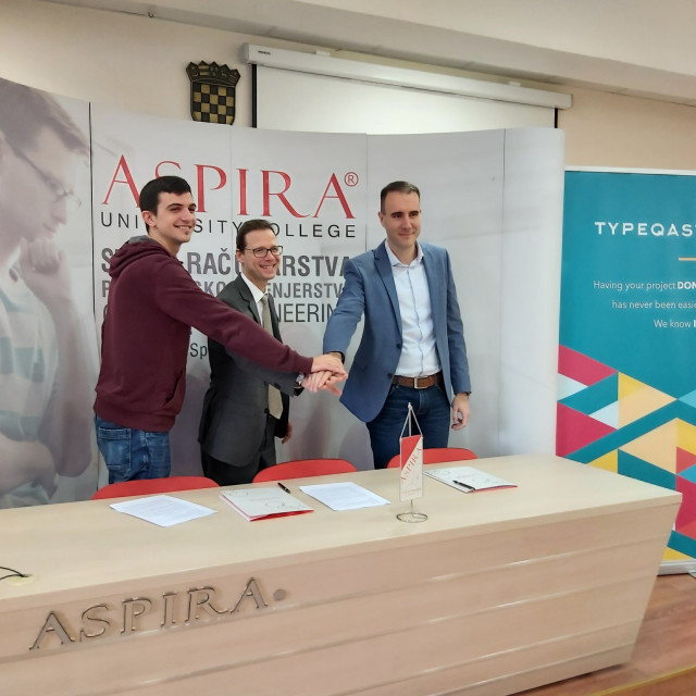 Potpisivanje Ugovora s tvrtkom Typeqast o stipendiranju studenta Računarstva  