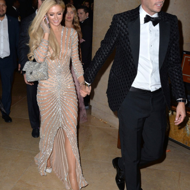 Paris Hilton s dečkom na zabavi uoči dodjele Zlatnih globusa