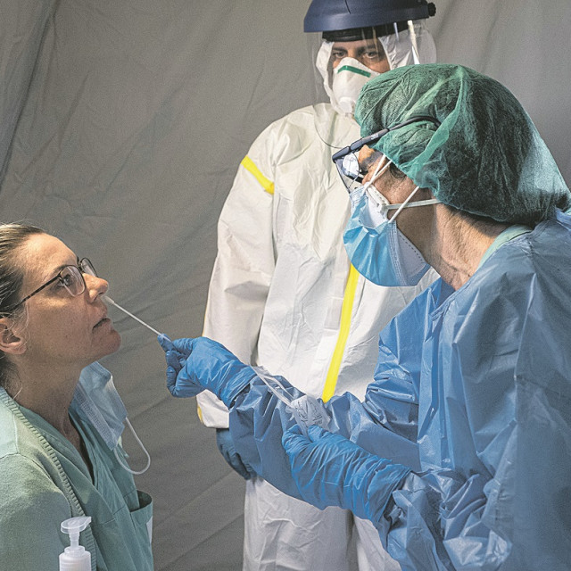 075-silvino-covid19c161113-npoIk_1