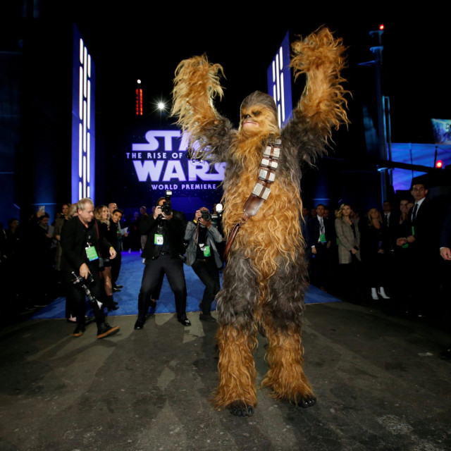 2019-12-17T000000Z_1229463767_RC2QWD9PNKVI_RTRMADP_3_FILM-STAR-WARS