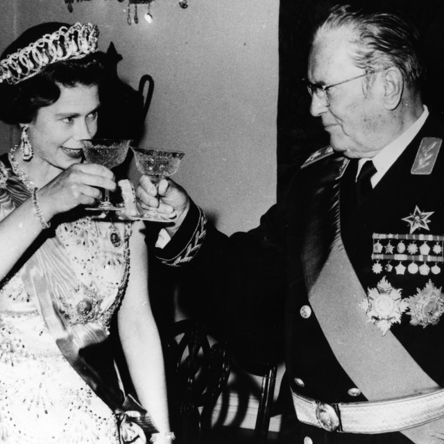 Tito u društvu kraljice Elizabete II.
