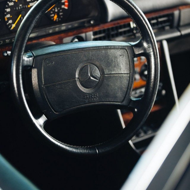 1990-Mercedes-Benz-560-TEL-wagon-conversion-by-Caro-1