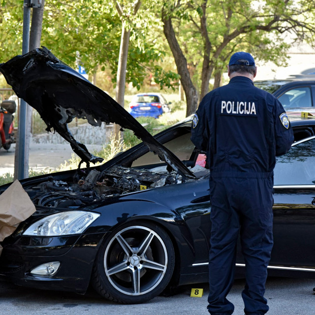 zapaljen_mercedes4-040520