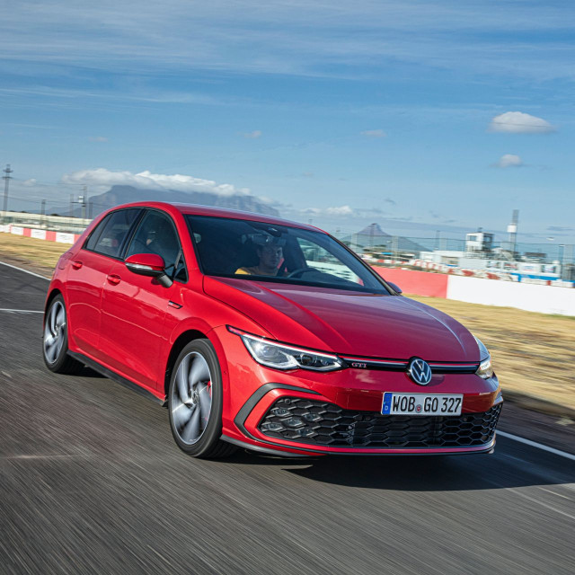 2021-VW-Golf-GTI-4
