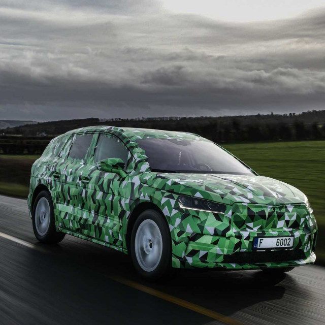 2021-skoda-enyaq-teaser (3)