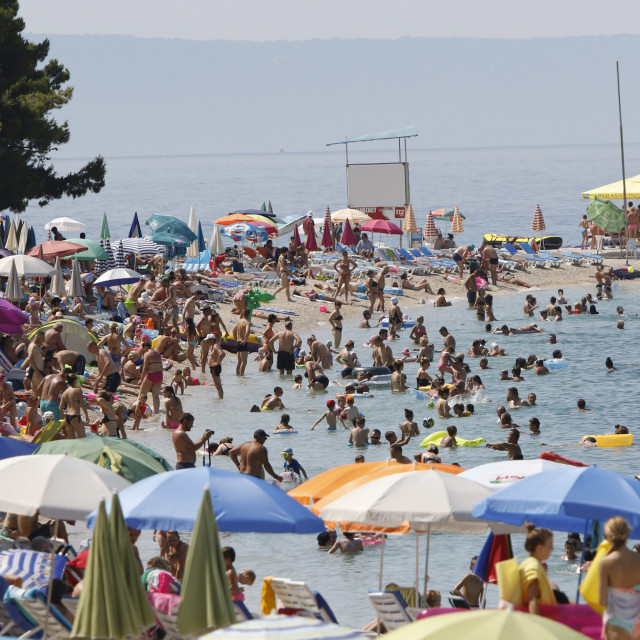 Baška Voda usred sezone