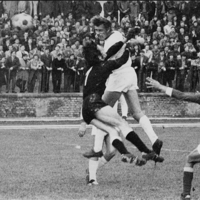 Glavna je Luksova odlika bila fantastična igra glavom, bio je nogometaš prirodnog talenta