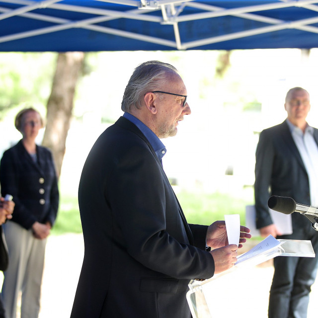 korona_press1-090520