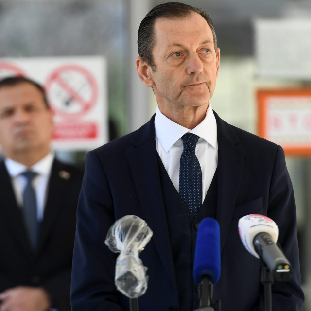 beros_split_press10-080320