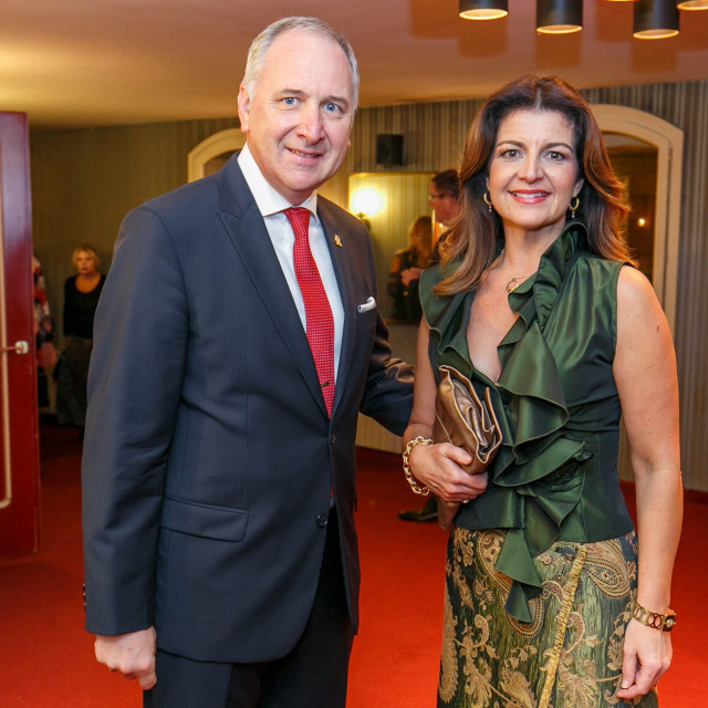 Andro Krstulović Opara sa suprugom Danielom na premijeri Rigoletta u HNK Split