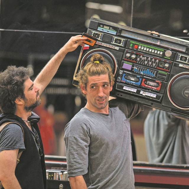 310289-398179-HRT_Crno-bijeli_svijet_01_1