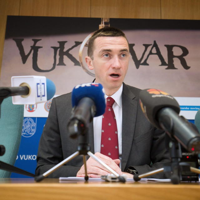 penava_press1-040417