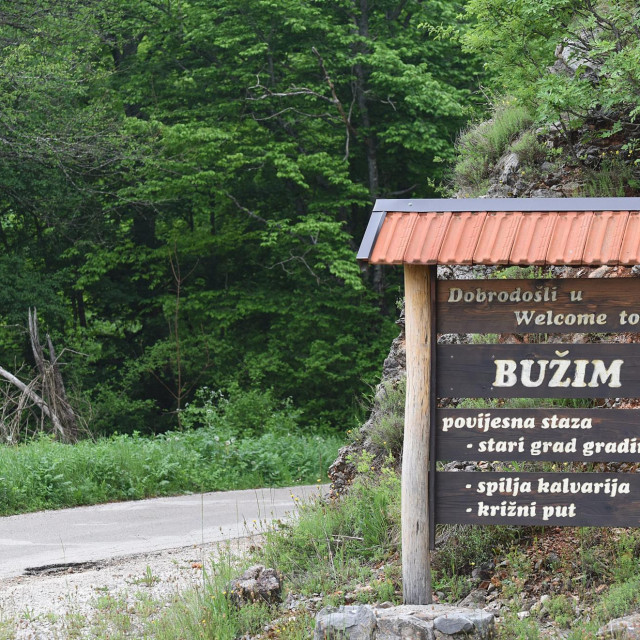 Umirovljeni kosarkaš Milan Ćaćić Majk rasprodao je svu imovinu u Zagrebu da bi se vratio u Bužim.