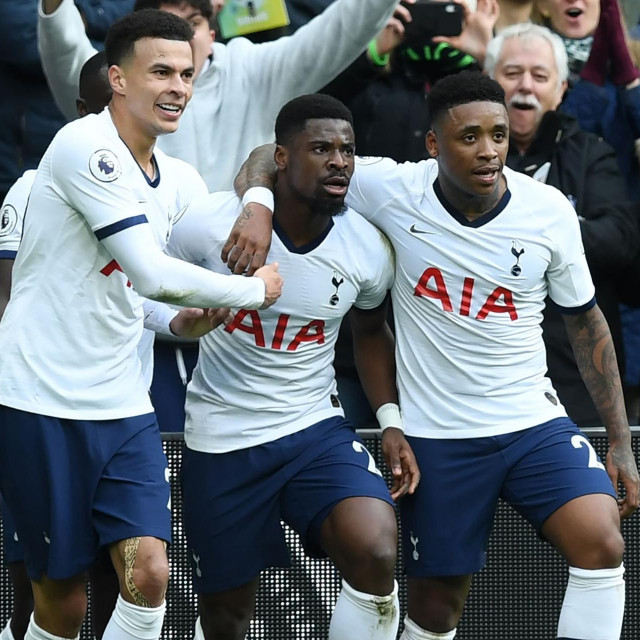 Aurier sa suigračima iz Tottenhama