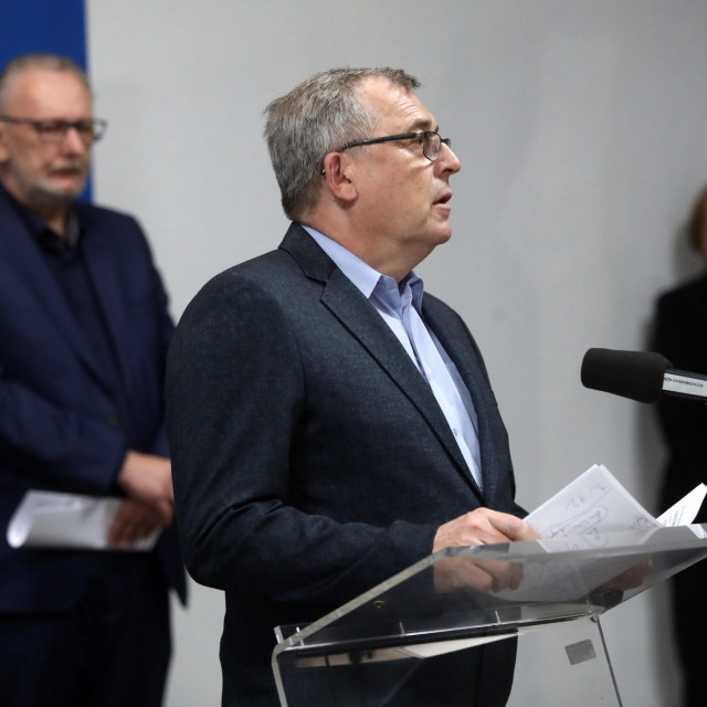 stozer_press14-290420