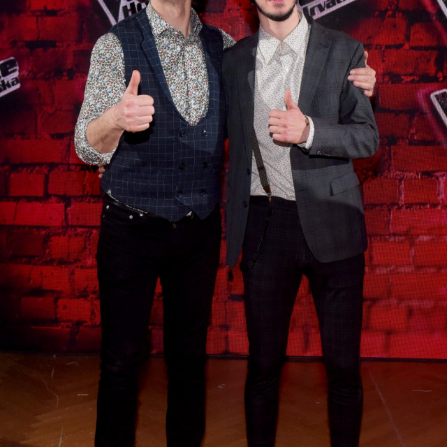 Pobjednik treće sezone The Vocie Hrvatska Vinko Ćemeraš sa svojim mentorom Davorom Gopcem.