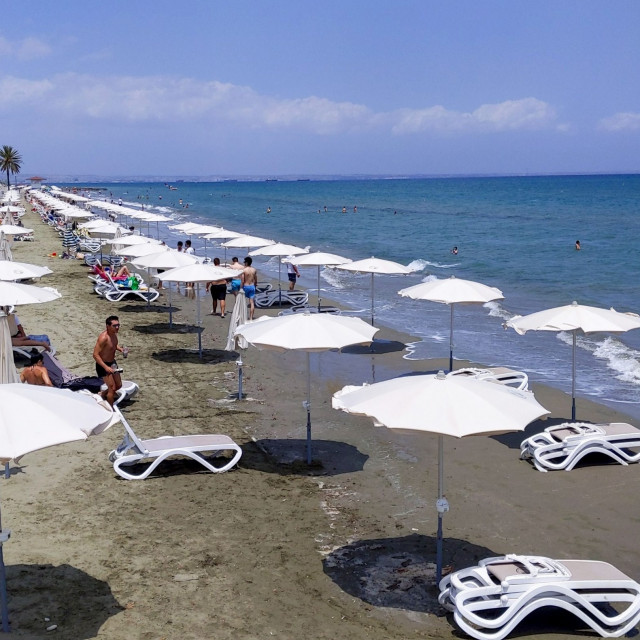 Plaža Mackenzie u gradu Larnaca na Cipru